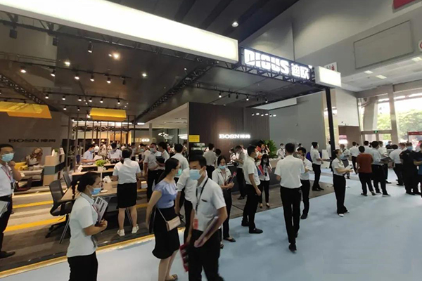 美女污网站家具展位