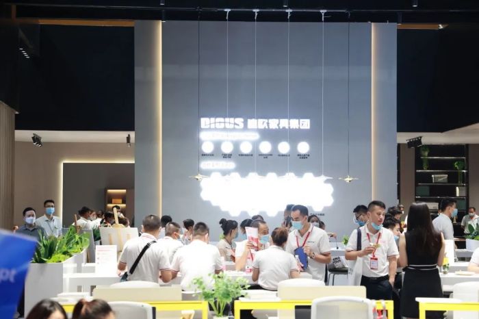 展会现场人气爆棚 展会现场人气爆棚