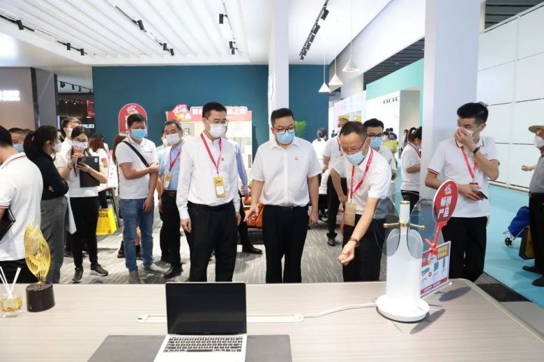 美女污网站商用家具