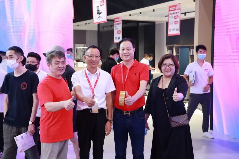 美女污网站商用家具